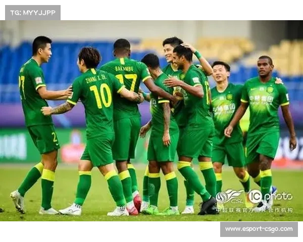 成都警方通报两人扰乱中超联赛秩序被行拘，禁入场馆观赛一年